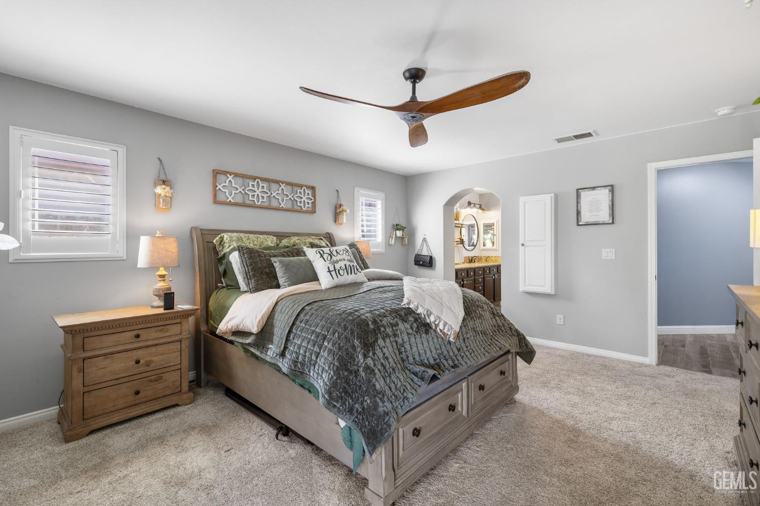 Bakersfield, California, 93312, United States, 4 Bedrooms Bedrooms, ,2 BathroomsBathrooms,Residential,For Sale,1970807