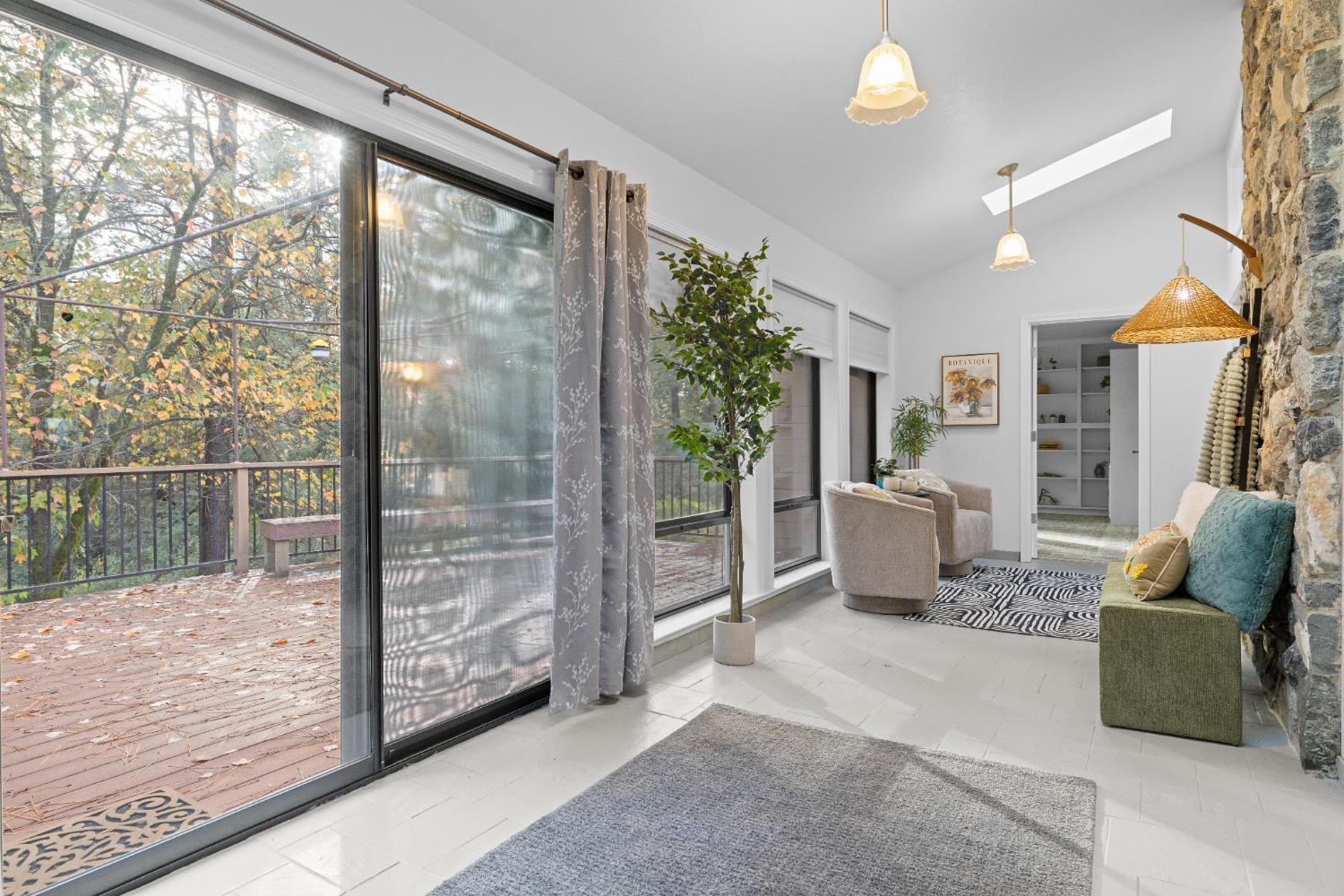 Grass Valley, California, 95949, United States, 3 Bedrooms Bedrooms, ,3 BathroomsBathrooms,Residential,For Sale,1992571