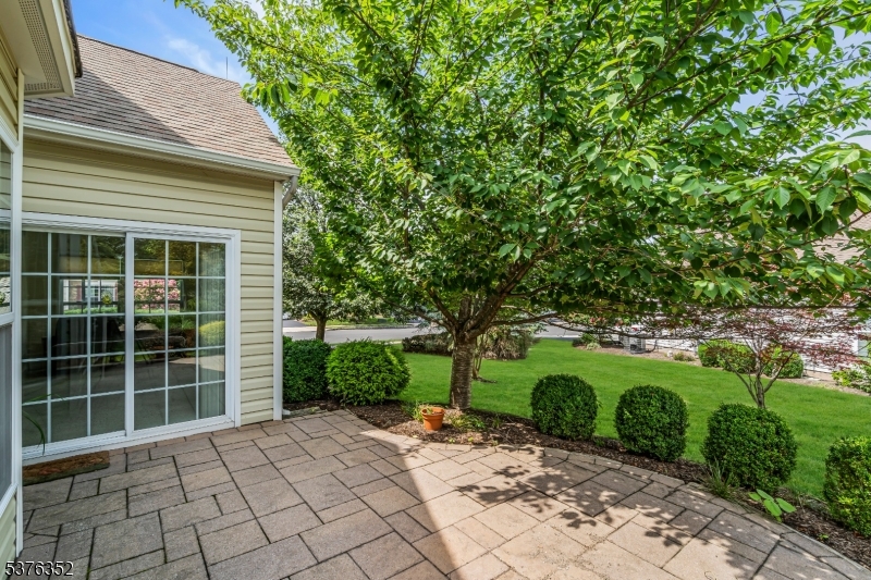 Franklin Twp., New Jersey, 08873, United States, 2 Bedrooms Bedrooms, ,2 BathroomsBathrooms,Residential,For Sale,1911173