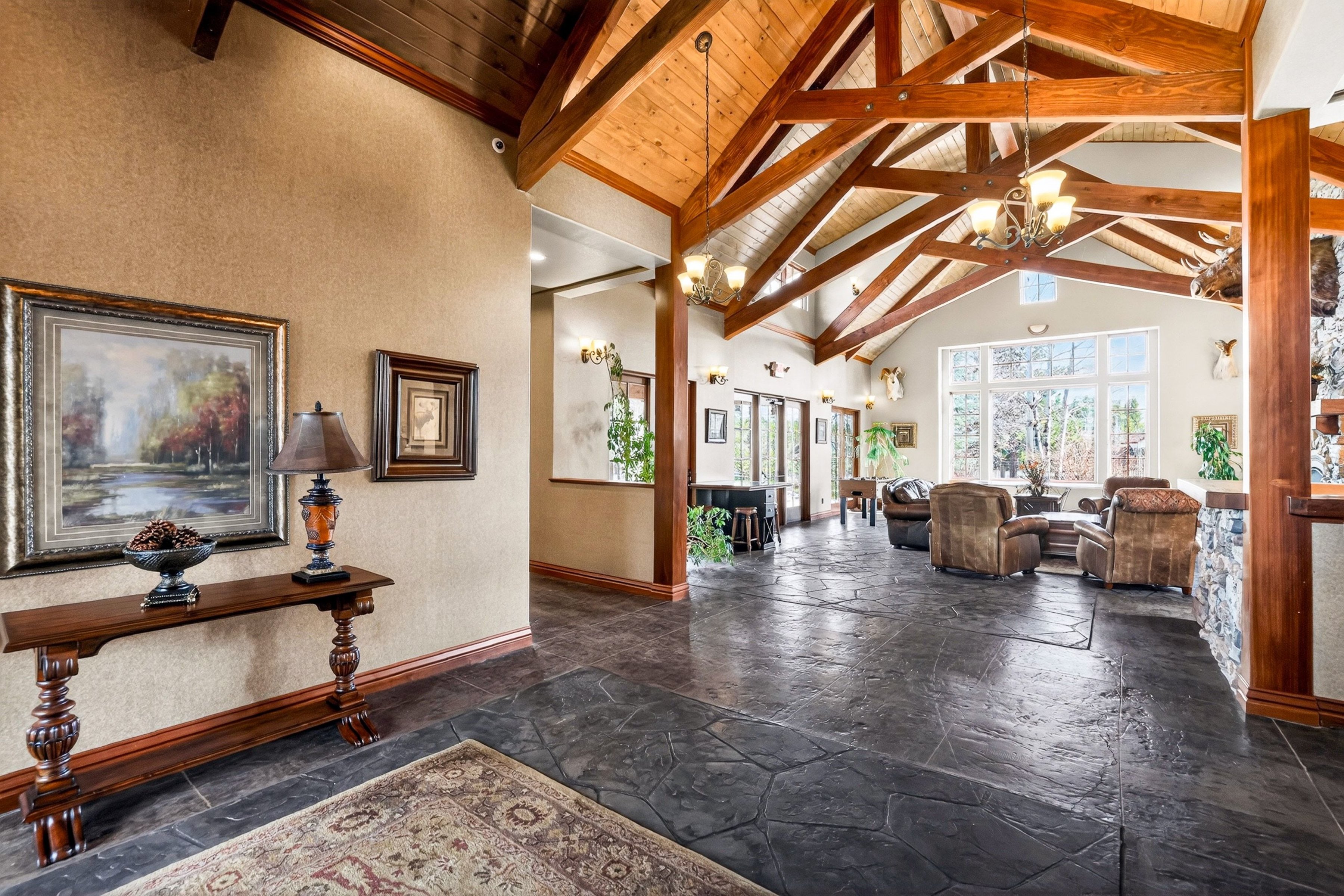  Stunning Home with Payette River Frontage on 2.66 Acres in McCall, Idaho - 物件實景