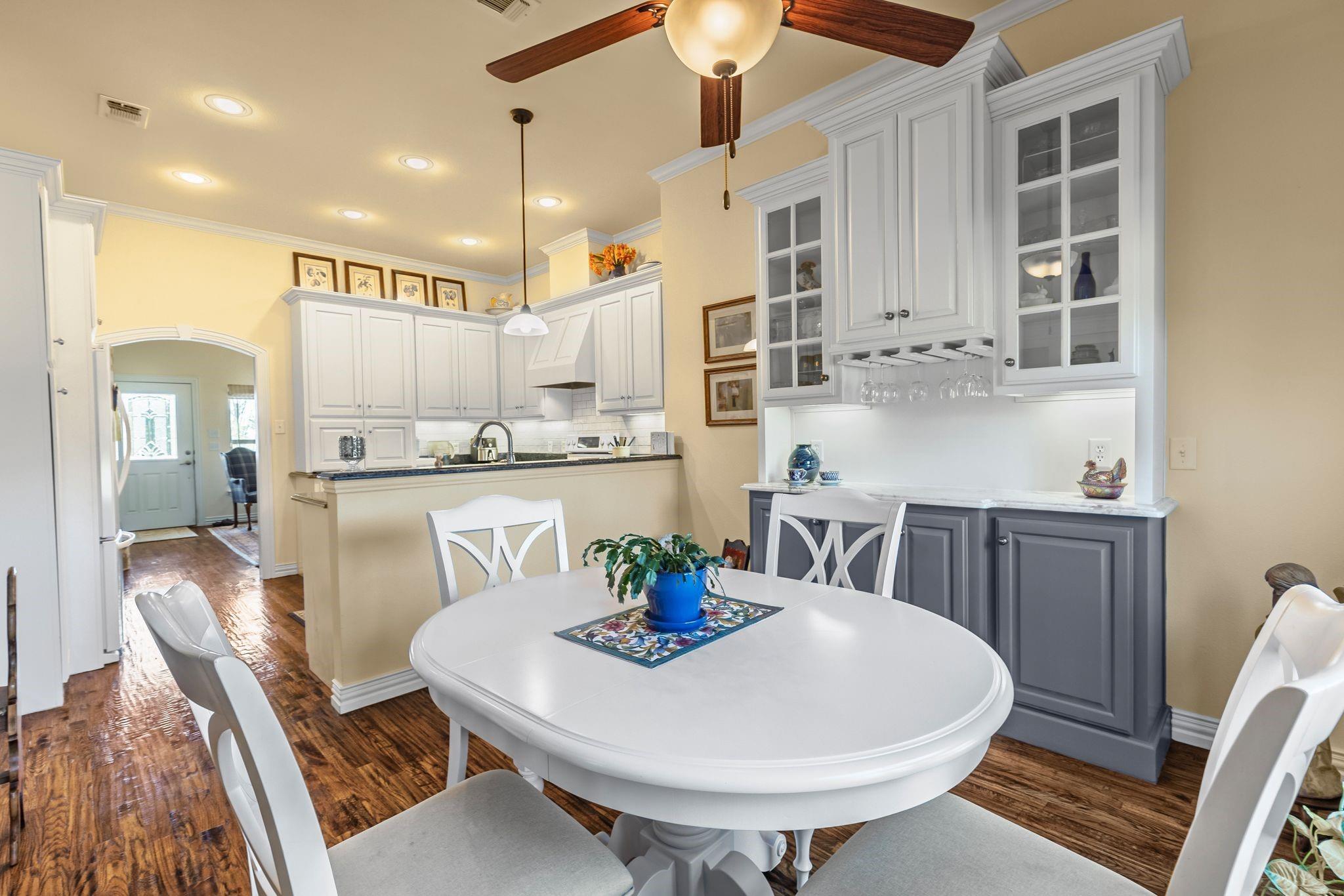 Caddo Mills, Texas, 75135, United States, 4 Bedrooms Bedrooms, ,5 BathroomsBathrooms,Residential,For Sale,1984290