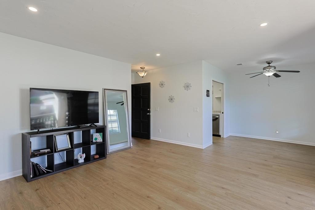 Santee, California, 92071, United States, 2 Bedrooms Bedrooms, ,2 BathroomsBathrooms,Residential,For Sale,1968611