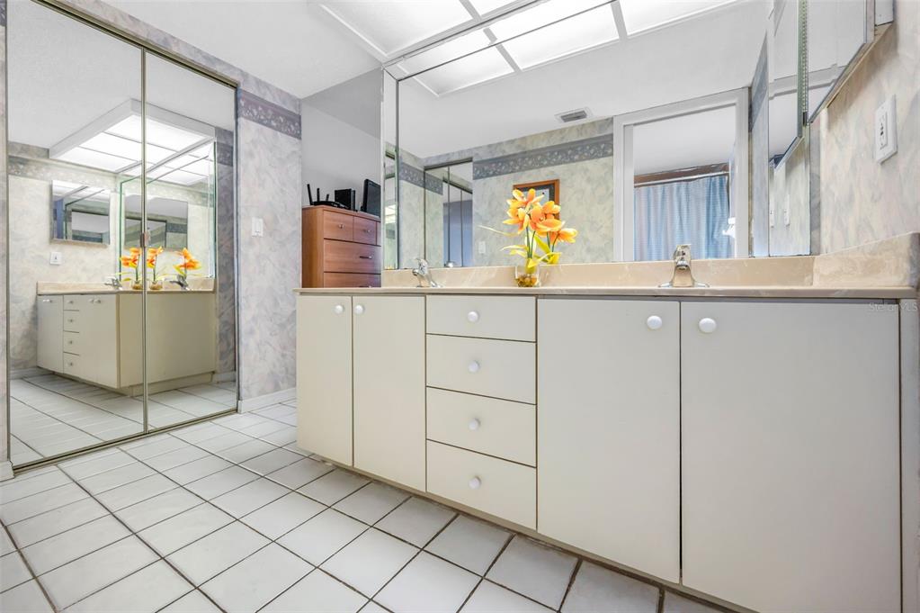 Indian Shores, Florida, 33785, United States, 2 Bedrooms Bedrooms, ,2 BathroomsBathrooms,Residential,For Sale,1992021