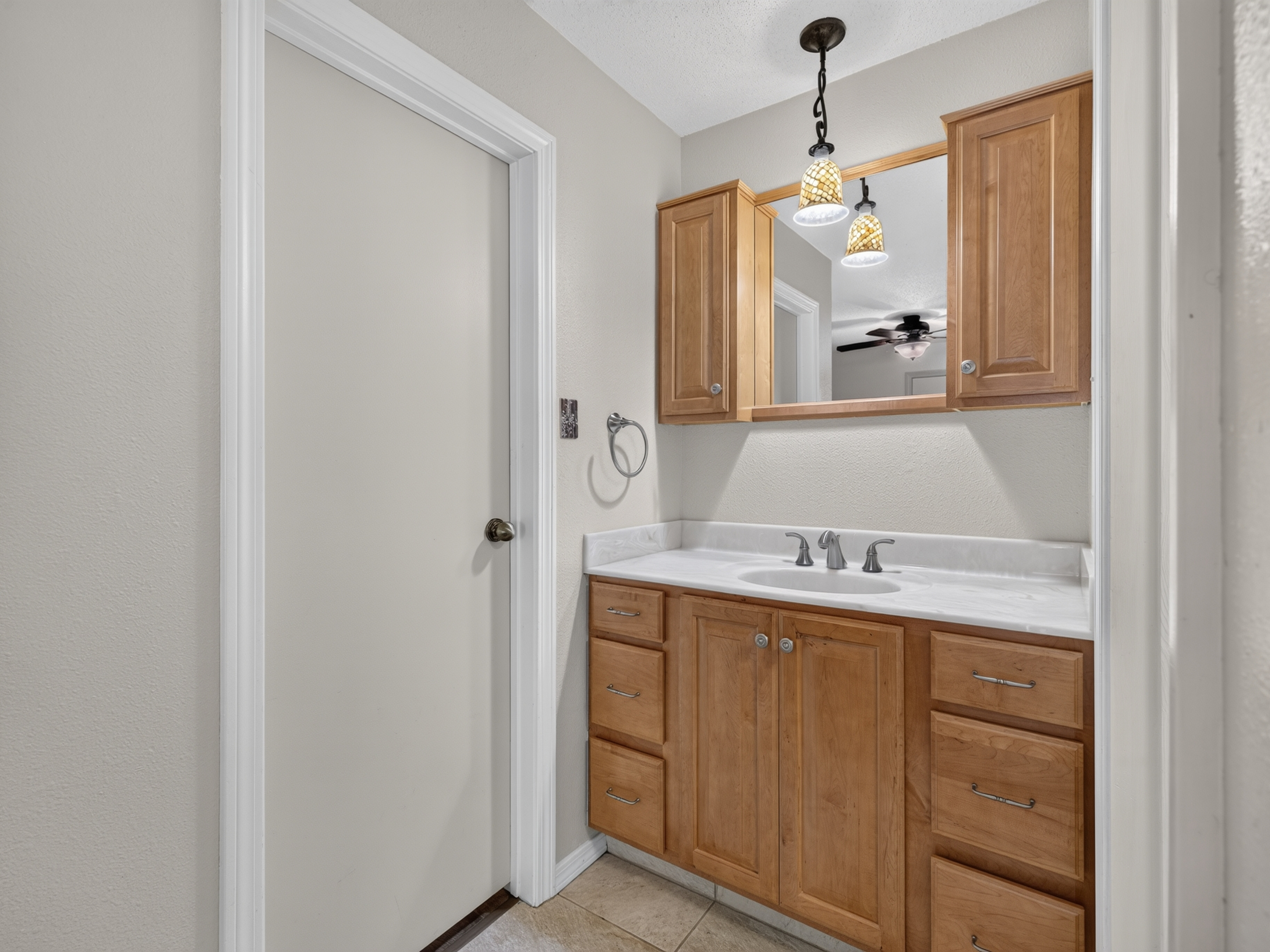  Your peaceful one-bedroom condo in The Hollow awaits. - 物件實景