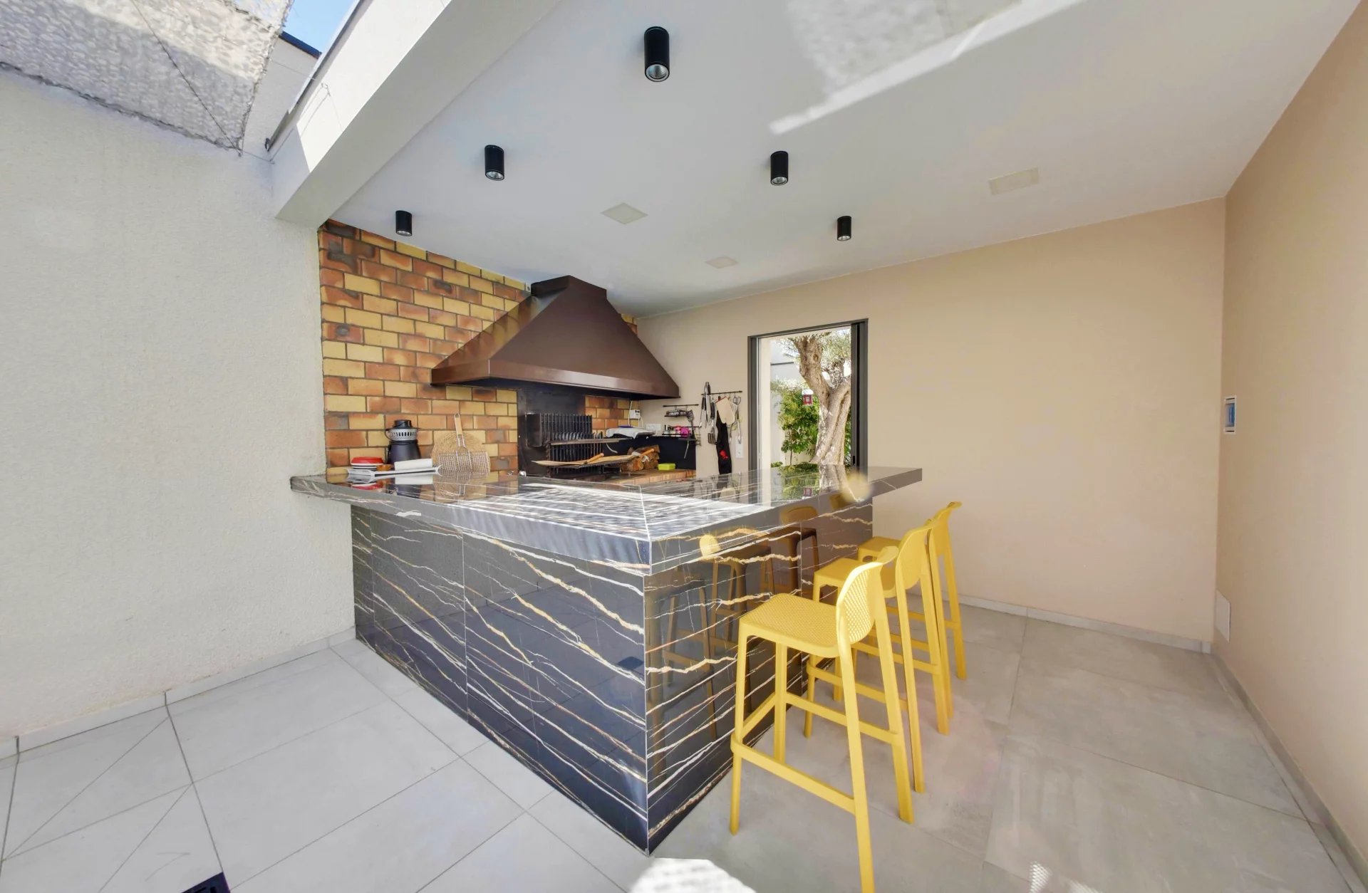 Perpignan, Occitanie, 66000, FR, 5 Bedrooms Bedrooms, ,6 BathroomsBathrooms,Residential,For Sale,1753180