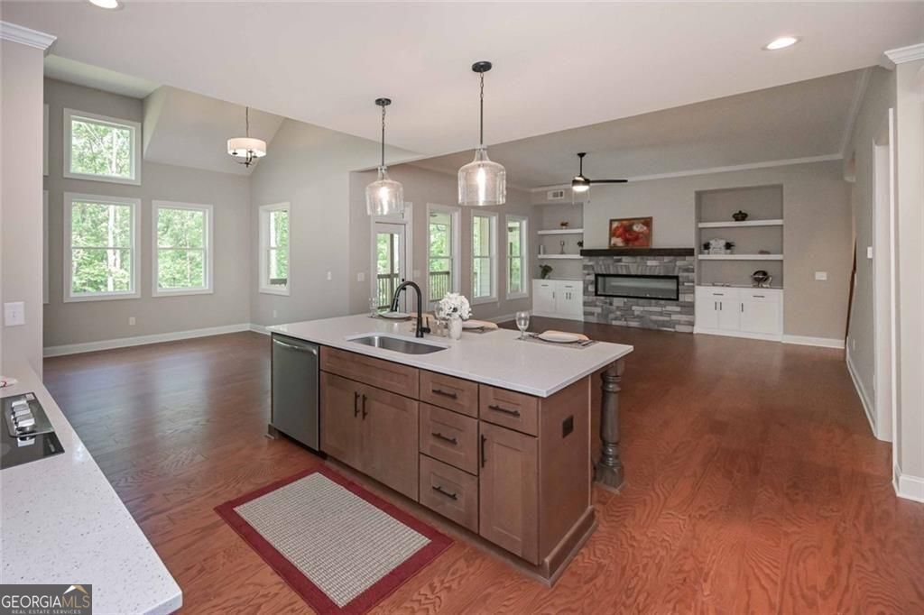 Douglasville, Georgia, 30135, United States, 5 Bedrooms Bedrooms, ,5 BathroomsBathrooms,Residential,For Sale,1876885