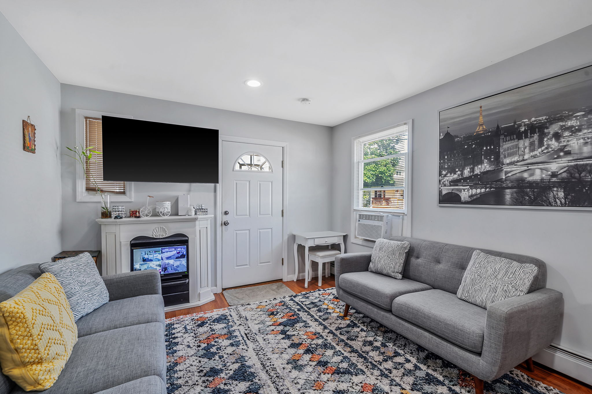 Bay Shore, New York, 11706, United States, 3 Bedrooms Bedrooms, ,3 BathroomsBathrooms,Residential,For Sale,2048700