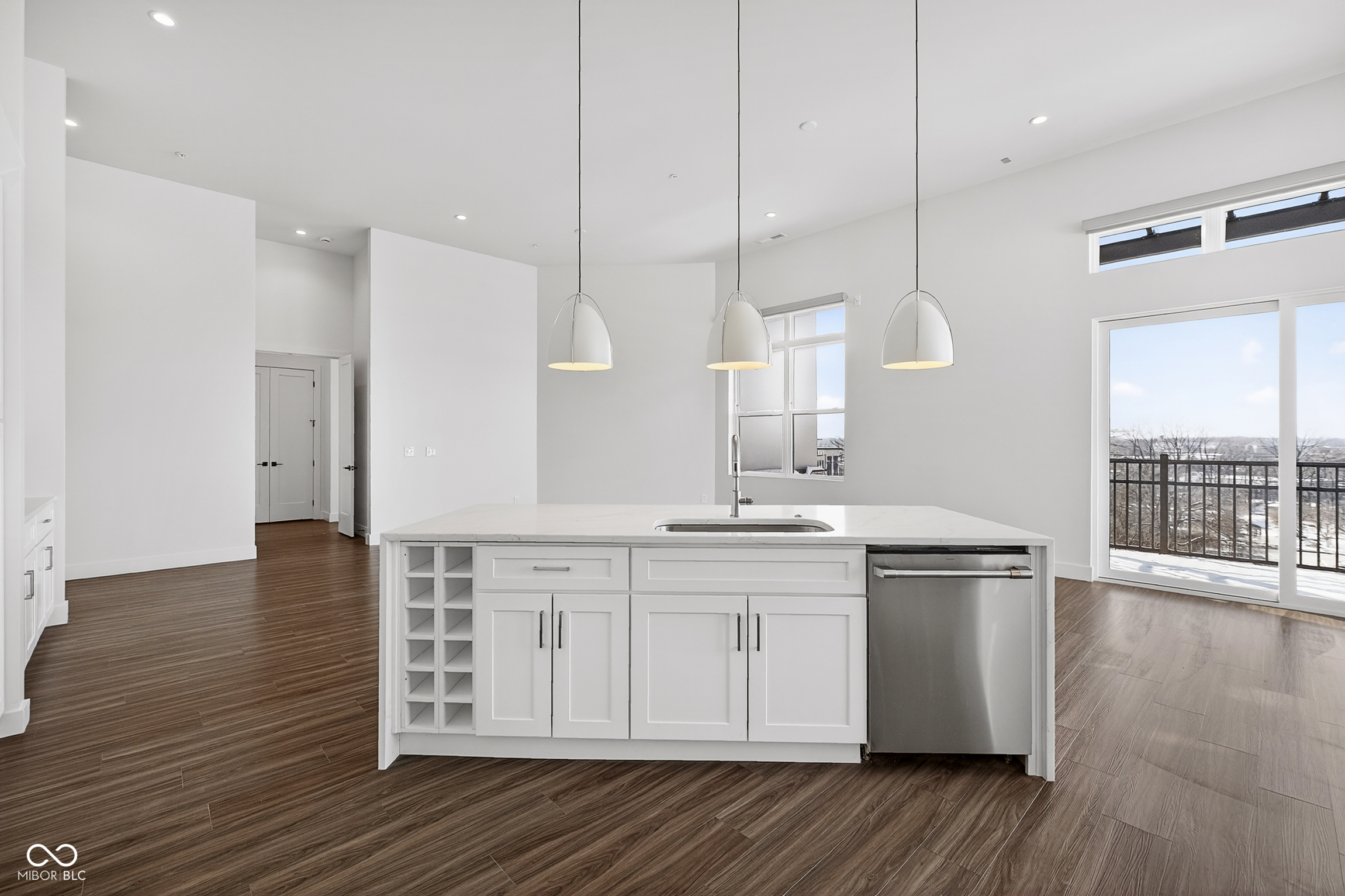 Carmel, Indiana, 46032, United States, 2 Bedrooms Bedrooms, ,3 BathroomsBathrooms,Residential,For Sale,1982696