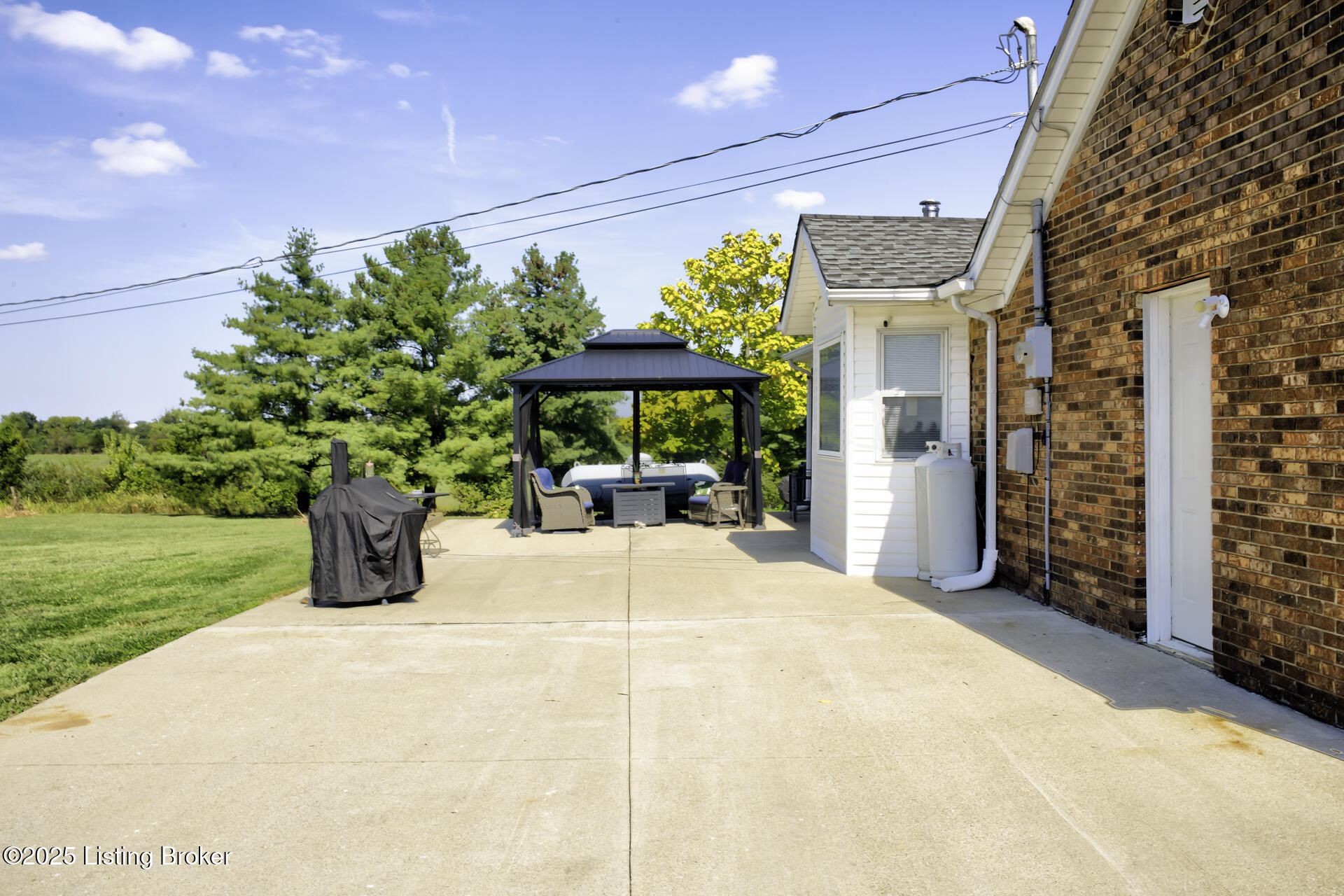 Bloomfield, Kentucky, 40008, United States, 3 Bedrooms Bedrooms, ,3 BathroomsBathrooms,Residential,For Sale,1968876