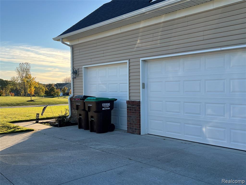 York Township, Michigan, 48176, United States, 4 Bedrooms Bedrooms, ,2 BathroomsBathrooms,Residential,For Sale,1988753