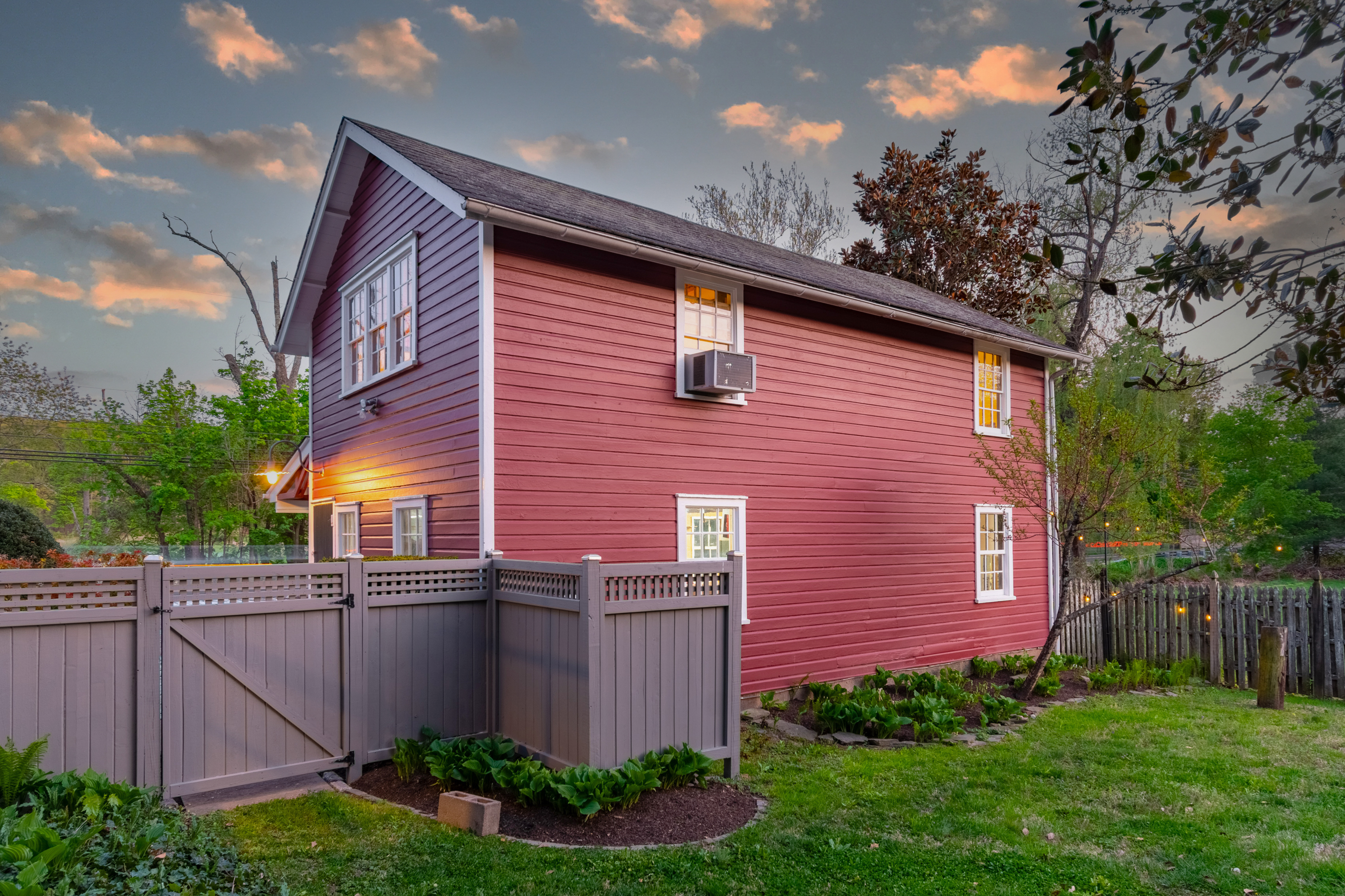  Historic New Hope Home with Updated Pool, Heated Studio, and Bucks County Charm - 物件實景