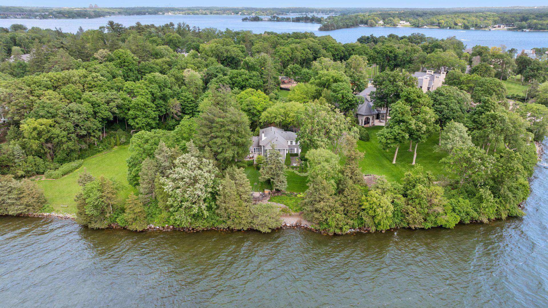 Wayzata, Minnesota, 55391, United States, 5 Bedrooms Bedrooms, ,4 BathroomsBathrooms,Residential,For Sale,1847382
