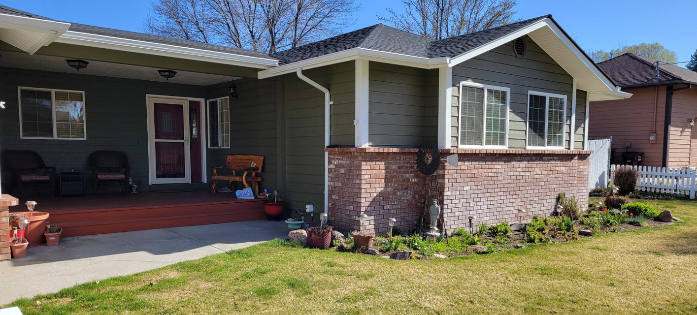 Prineville, Oregon, 97754, United States, 3 Bedrooms Bedrooms, ,2 BathroomsBathrooms,Residential,For Sale,1901571
