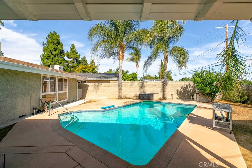 Granada Hills, California, 91344, United States, 3 Bedrooms Bedrooms, ,2 BathroomsBathrooms,Residential,For Sale,1940925