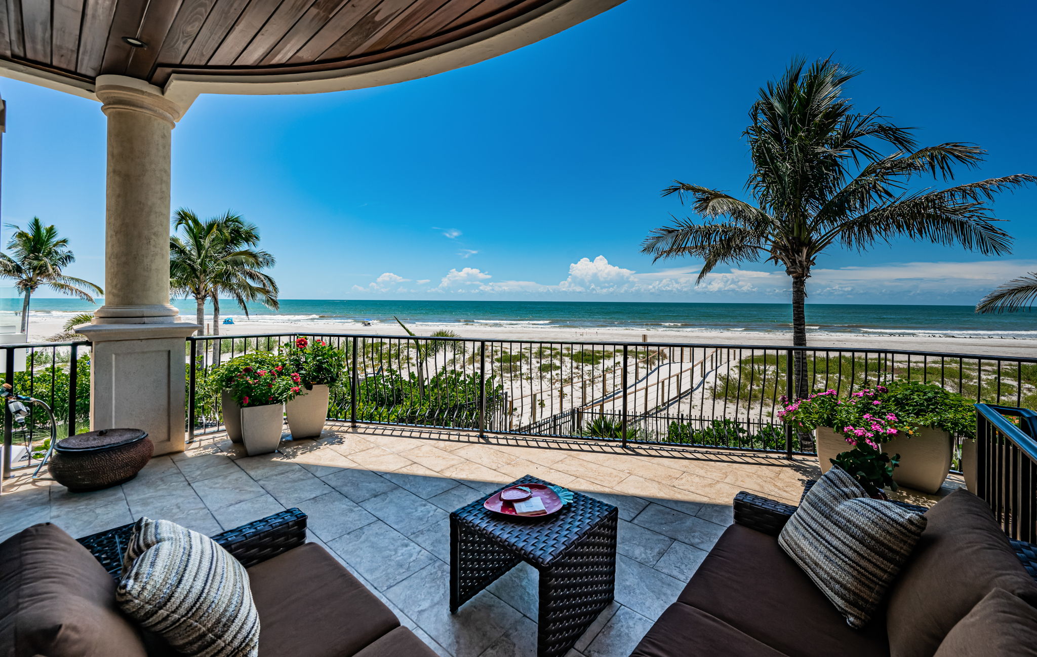 Redington Shores, Florida, 33708, United States, 5 Bedrooms Bedrooms, ,6 BathroomsBathrooms,Residential,For Sale,1921894