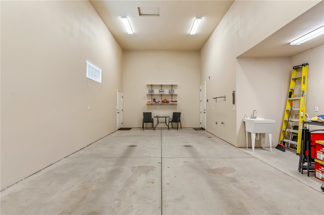 Bullhead City, Arizona, 86429, United States, 3 Bedrooms Bedrooms, ,1 BathroomBathrooms,Residential,For Sale,1948119