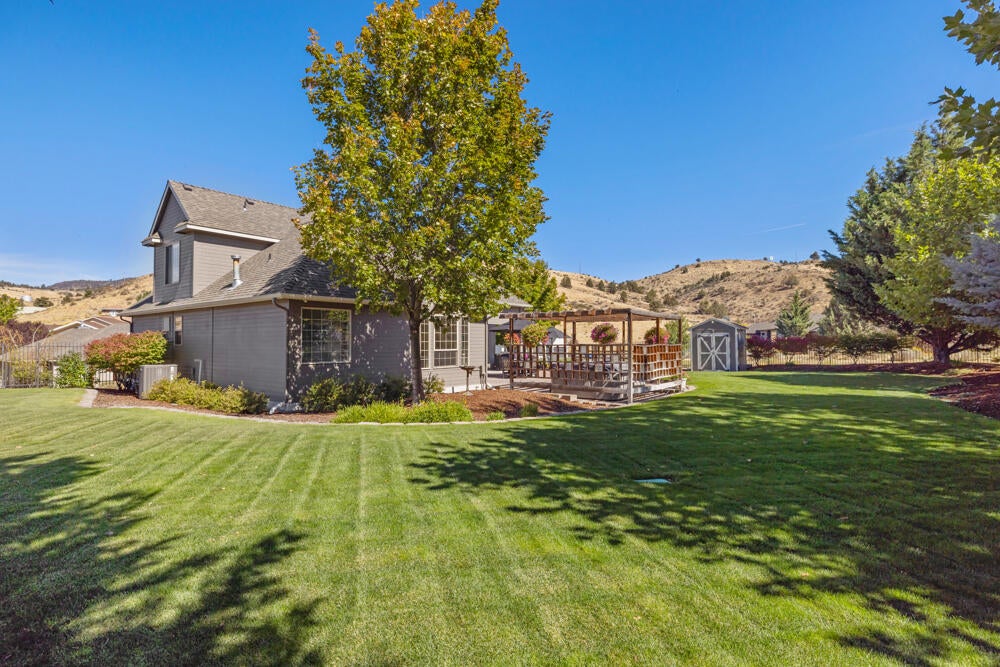 Klamath Falls, Oregon, 97601, United States, 3 Bedrooms Bedrooms, ,3 BathroomsBathrooms,Residential,For Sale,1848515