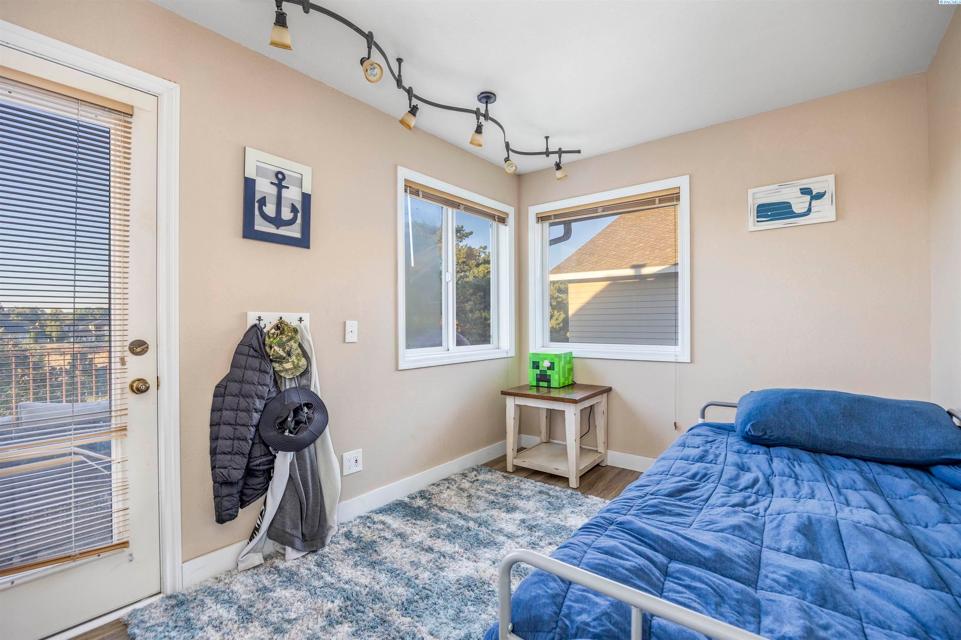 Kennewick, Washington, 99337, United States, 4 Bedrooms Bedrooms, ,2 BathroomsBathrooms,Residential,For Sale,1978666