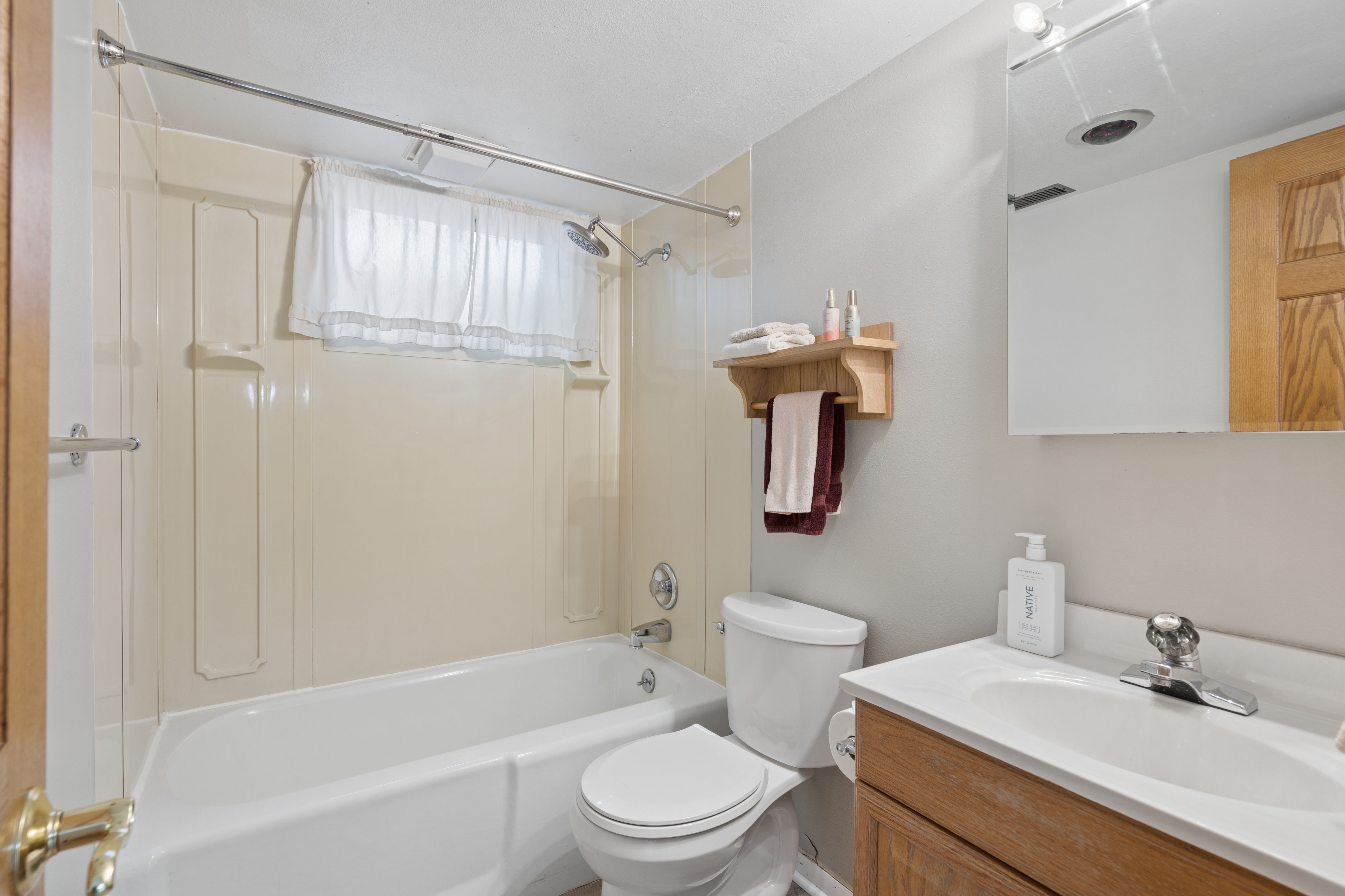  408 Elmwood Drive, Colorado Springs, CO, 80907 - 物件實景