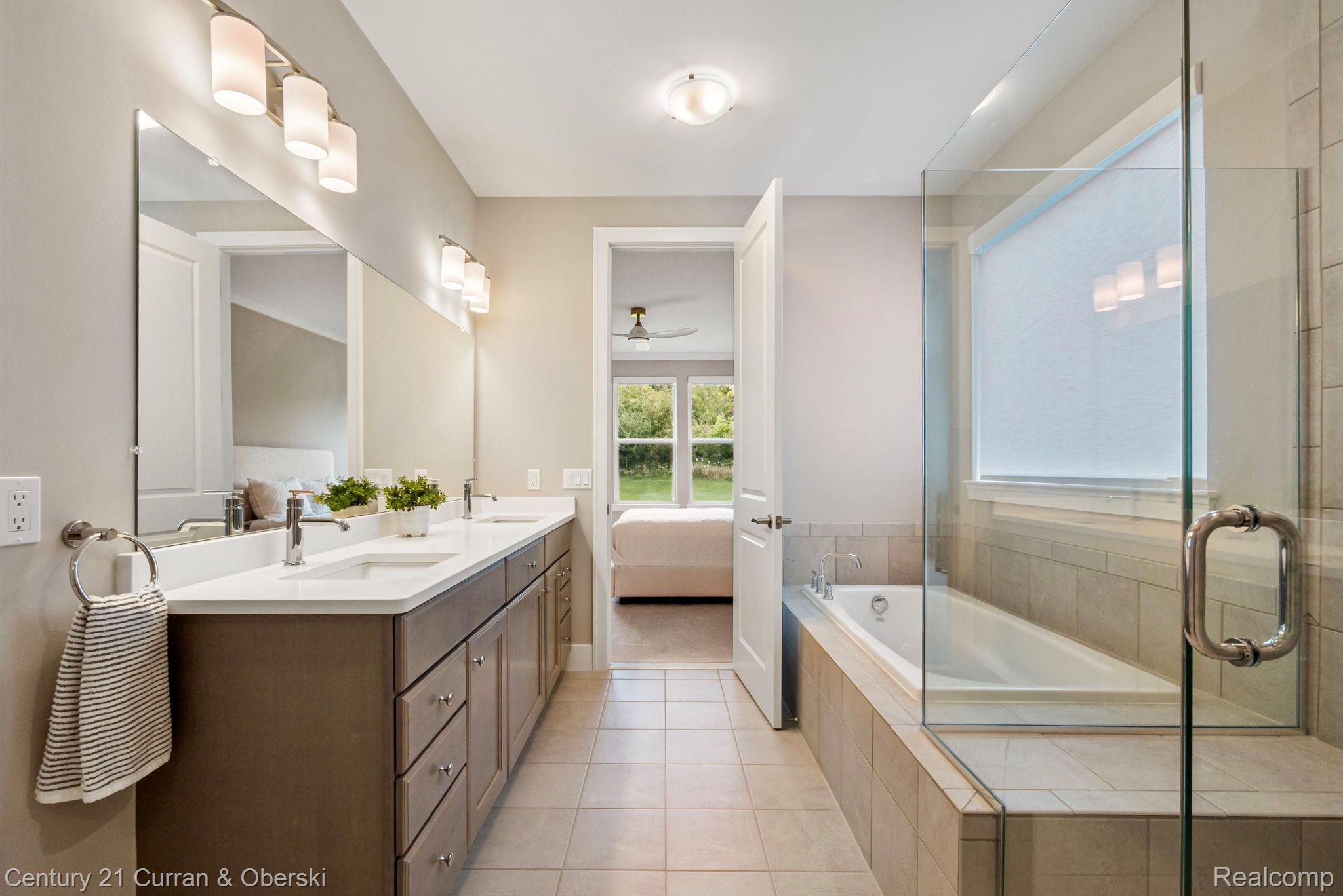 Northville, Michigan, 48168, United States, 2 Bedrooms Bedrooms, ,2 BathroomsBathrooms,Residential,For Sale,1983973