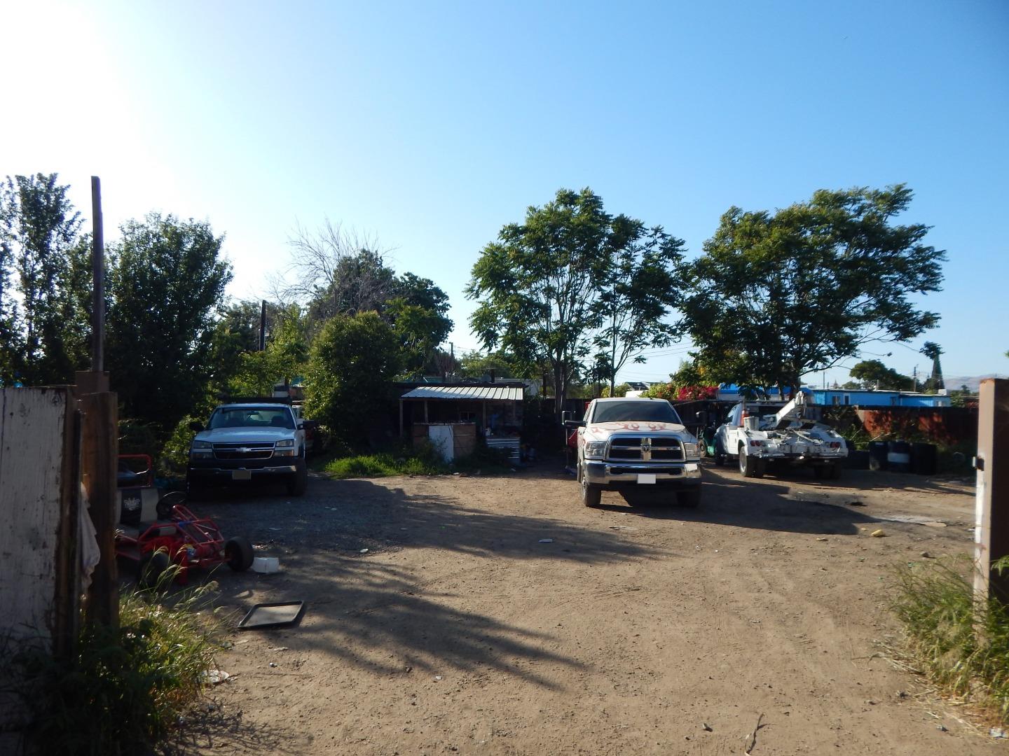 San Jose - Central, California, 95116, United States, 3 Bedrooms Bedrooms, ,2 BathroomsBathrooms,Residential,For Sale,1735453