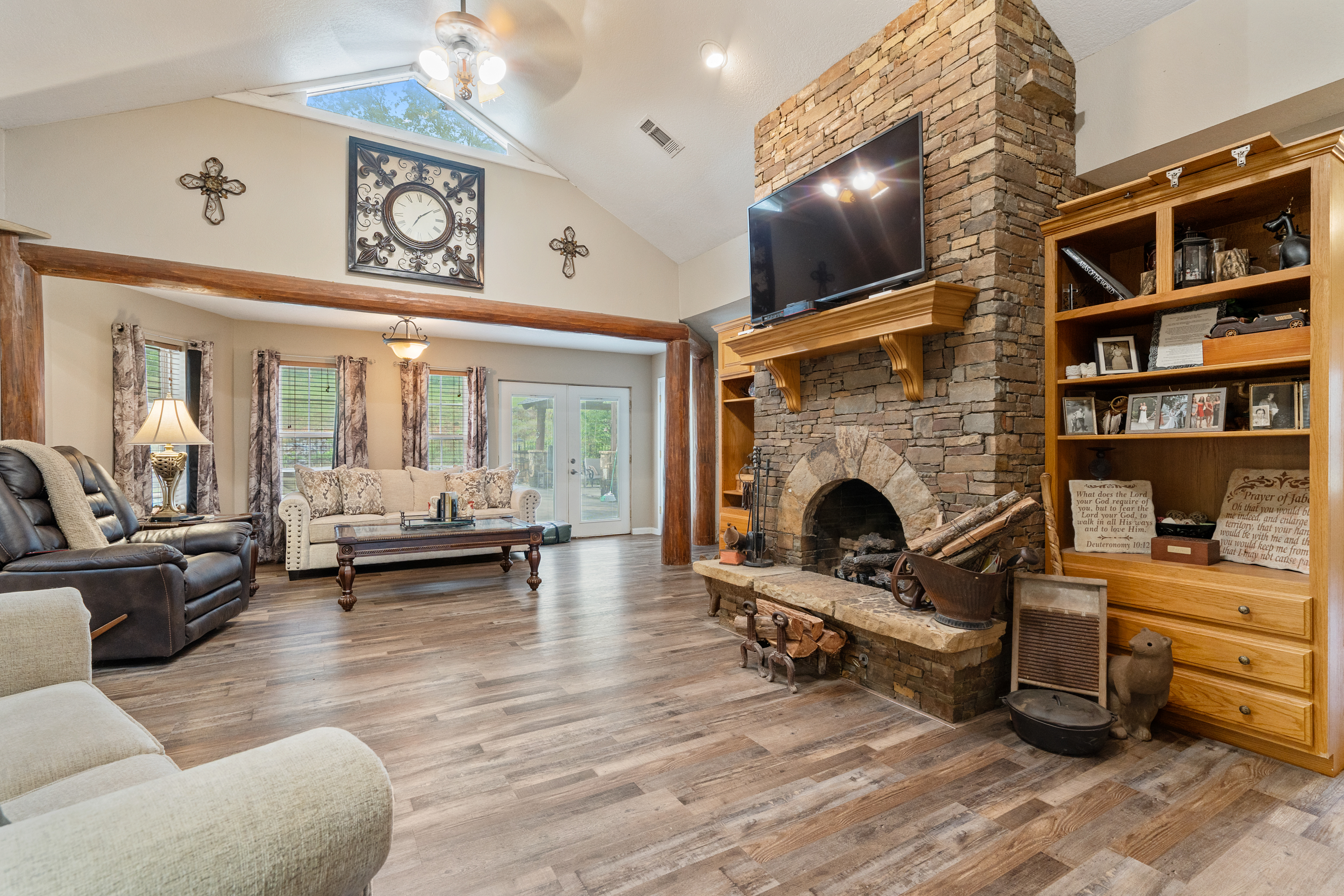 Glenwood, Arkansas, 71943, United States, 4 Bedrooms Bedrooms, ,4 BathroomsBathrooms,Residential,For Sale,1819538