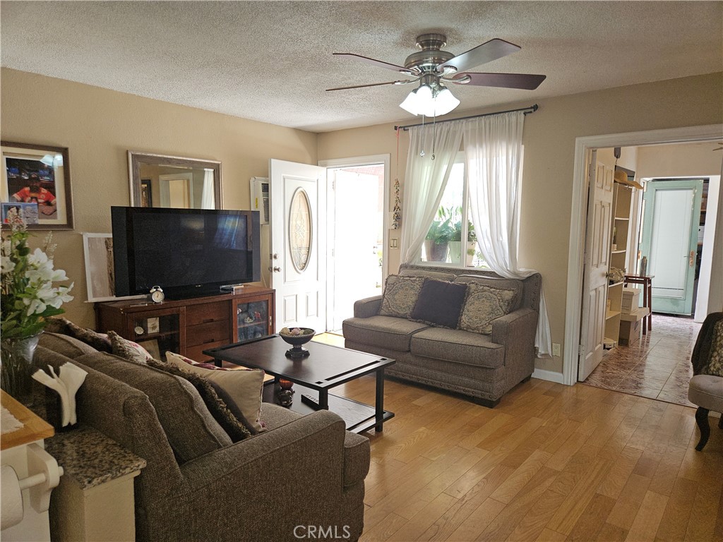 Paramount, California, 90723, United States, 2 Bedrooms Bedrooms, ,1 BathroomBathrooms,Residential,For Sale,1918130