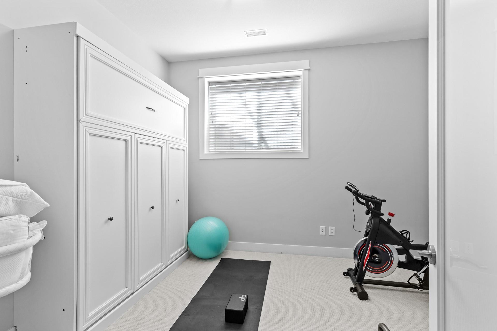 KELOWNA, British Columbia, V1W 5K2, CA, 5 Bedrooms Bedrooms, ,3 BathroomsBathrooms,Residential,For Sale,1960924