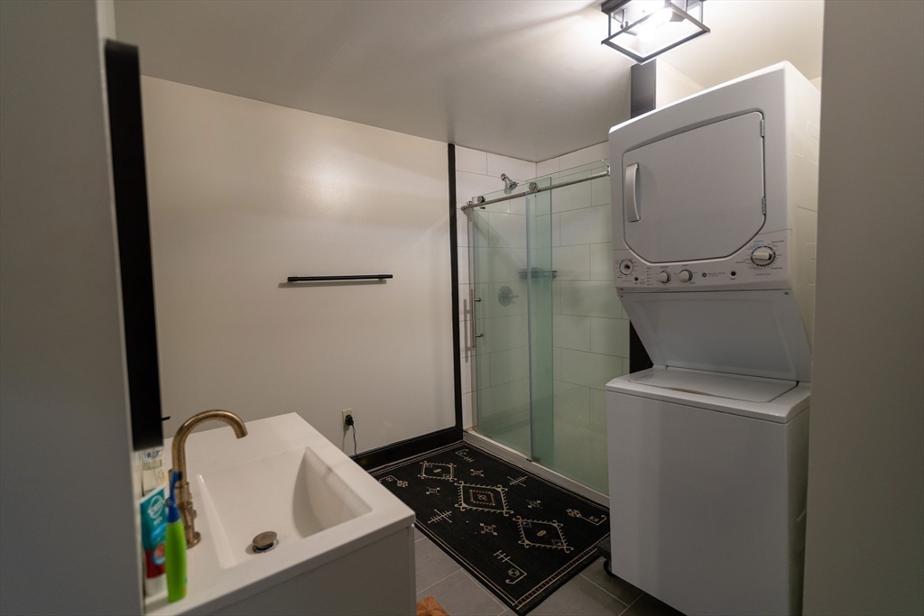Hardwick, Massachusetts, 01037, United States, 5 Bedrooms Bedrooms, ,5 BathroomsBathrooms,Residential,For Sale,1904254