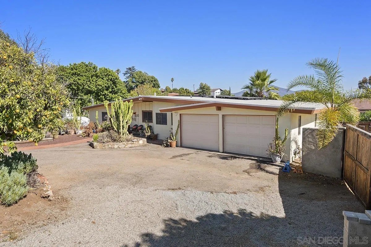 La Mesa, California, 91941, United States, 3 Bedrooms Bedrooms, ,4 BathroomsBathrooms,Residential,For Sale,1911905