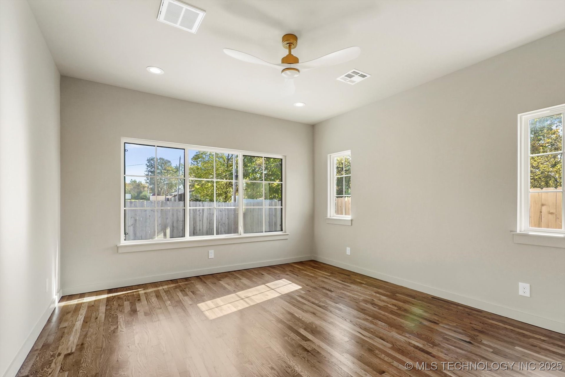 Broken Arrow, Oklahoma, 74012, United States, 5 Bedrooms Bedrooms, ,3 BathroomsBathrooms,Residential,For Sale,1991431