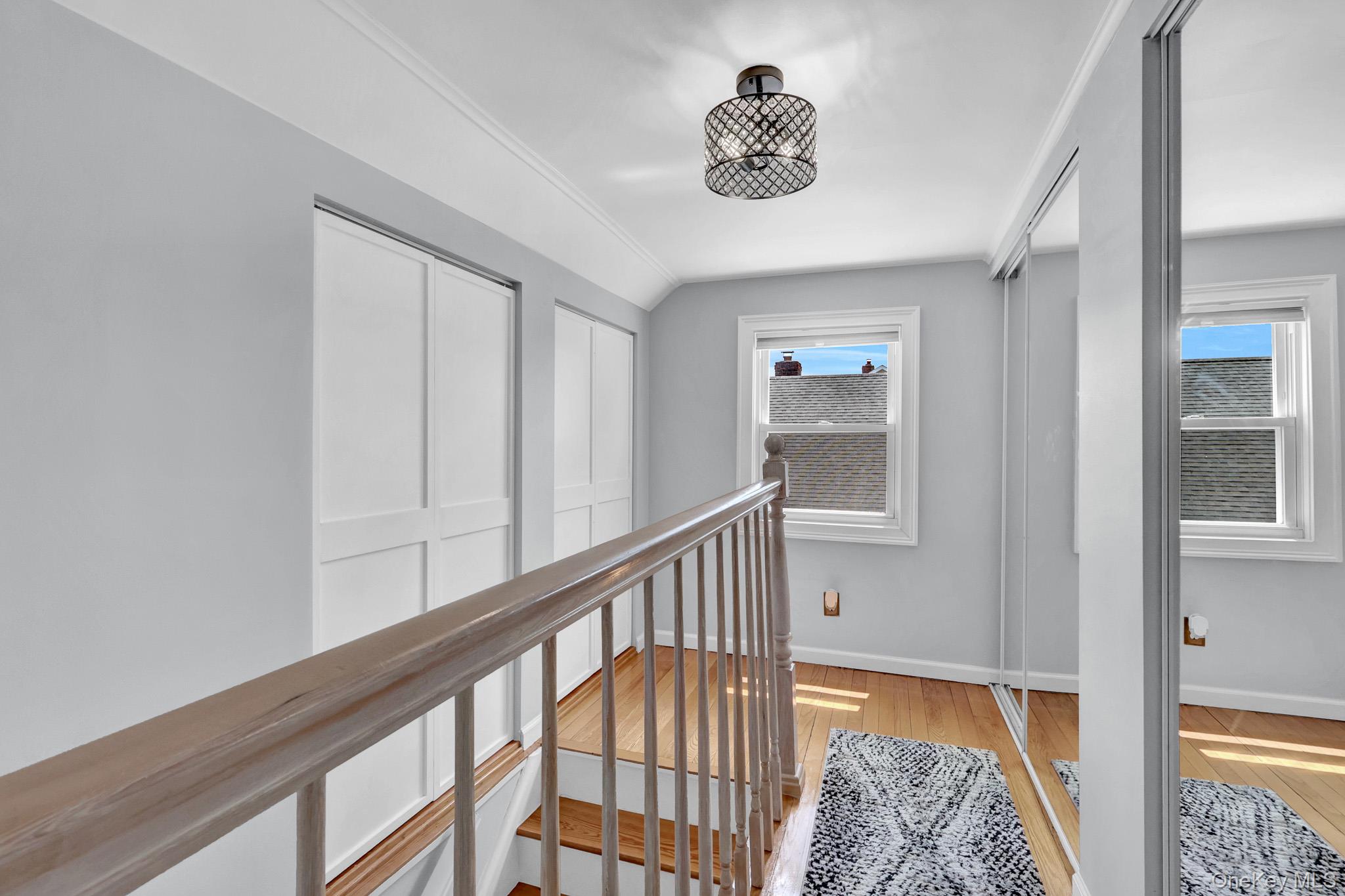  31 Locust Avenue E, Farmingdale, NY, 11735 - 物件實景