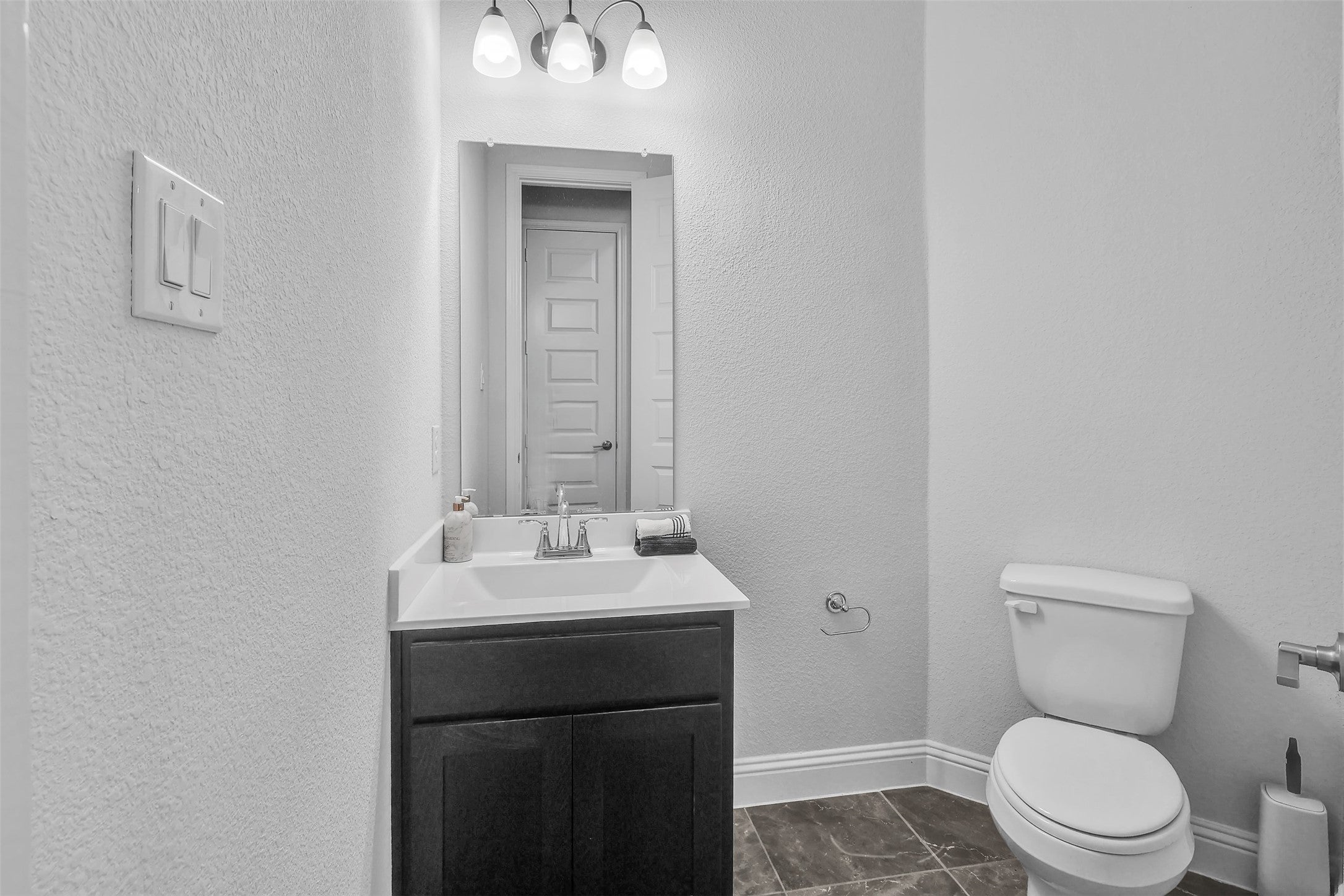 Justin, Texas, 76247, United States, 4 Bedrooms Bedrooms, ,4 BathroomsBathrooms,Residential,For Sale,1981121