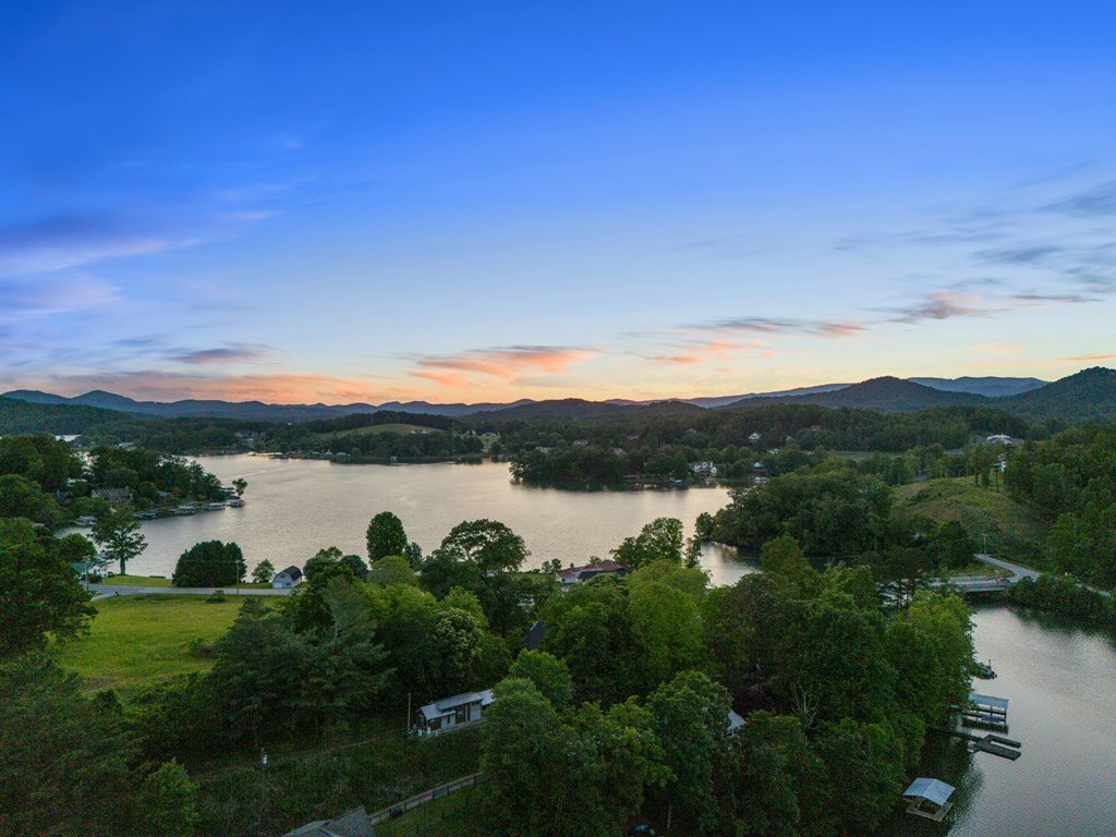 Hayesville, North Carolina, 28904, United States, 3 Bedrooms Bedrooms, ,4 BathroomsBathrooms,Residential,For Sale,1831924