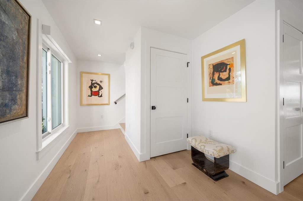 Largo, Florida, 33770, United States, 3 Bedrooms Bedrooms, ,4 BathroomsBathrooms,Residential,For Sale,1989168