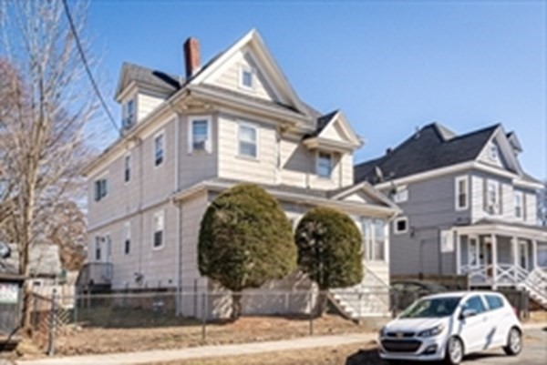 Saugus, Massachusetts, 01906, United States, 4 Bedrooms Bedrooms, ,3 BathroomsBathrooms,Residential,For Sale,1930516