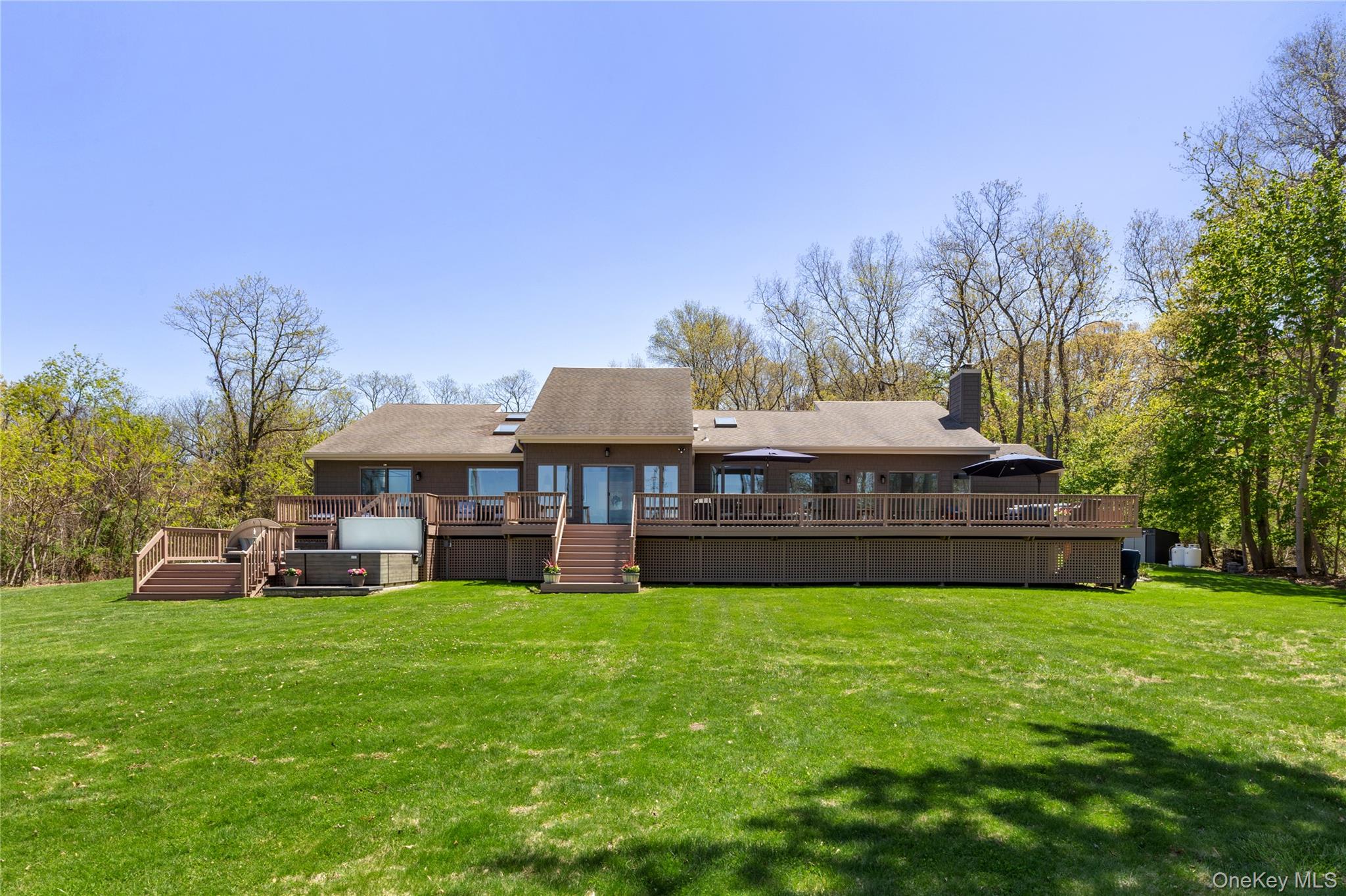 East Setauket, New York, 11733, United States, 5 Bedrooms Bedrooms, ,4 BathroomsBathrooms,Residential,For Sale,2048500
