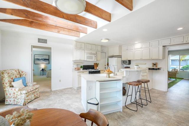 Escondido, California, 92027, United States, 3 Bedrooms Bedrooms, ,2 BathroomsBathrooms,Residential,For Sale,2048508