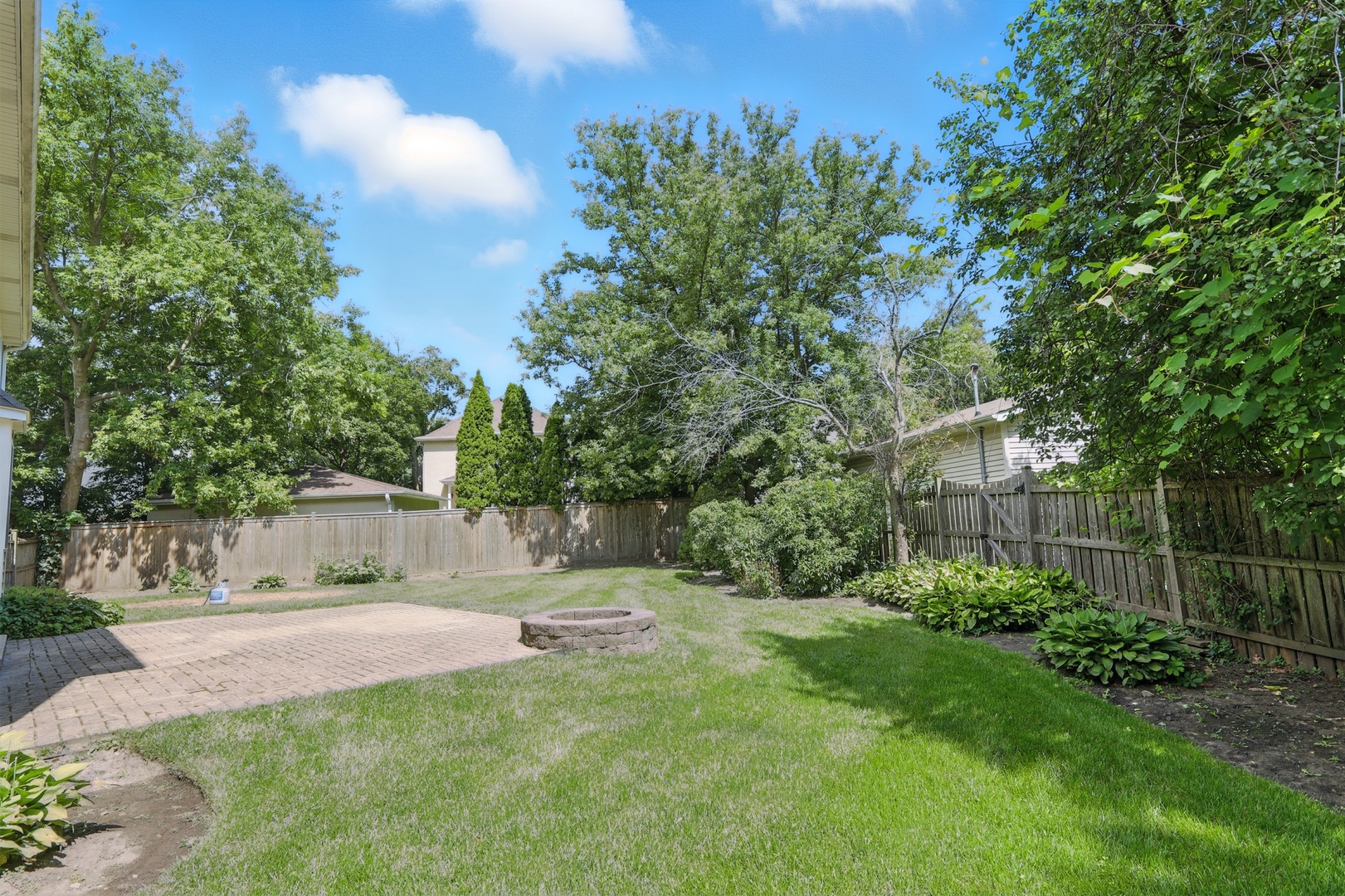 Deerfield, Illinois, 60015, United States, 4 Bedrooms Bedrooms, ,3 BathroomsBathrooms,Residential,For Sale,1933252