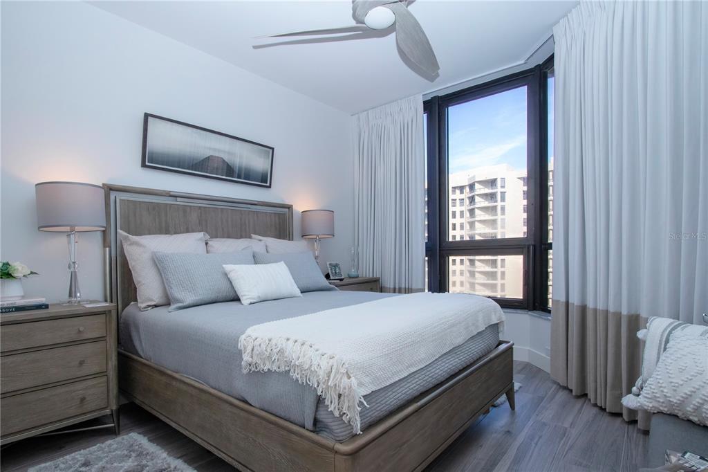 Longboat Key, Florida, 34228, United States, 2 Bedrooms Bedrooms, ,2 BathroomsBathrooms,Residential,For Sale,1993516