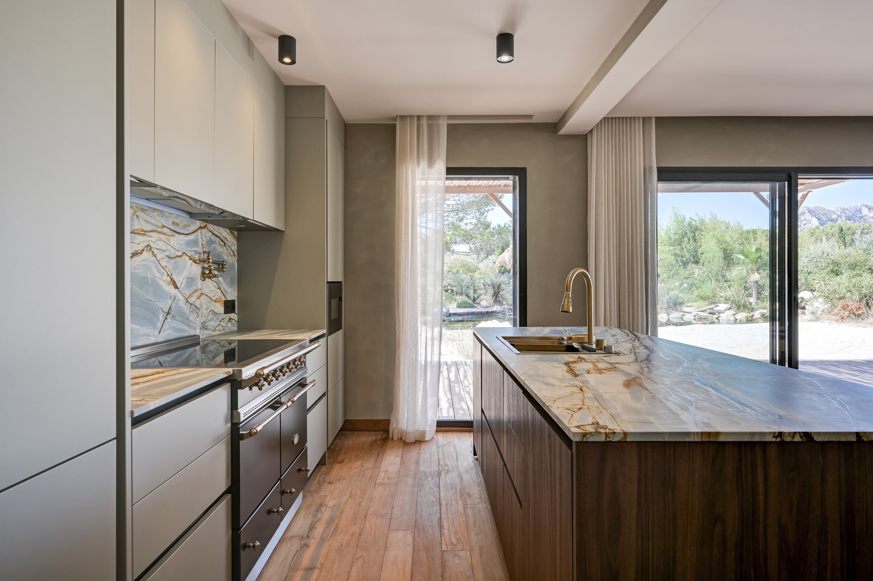  Fully equipped contemporary villa, with views of the Parc naturel régional des … - 物件實景