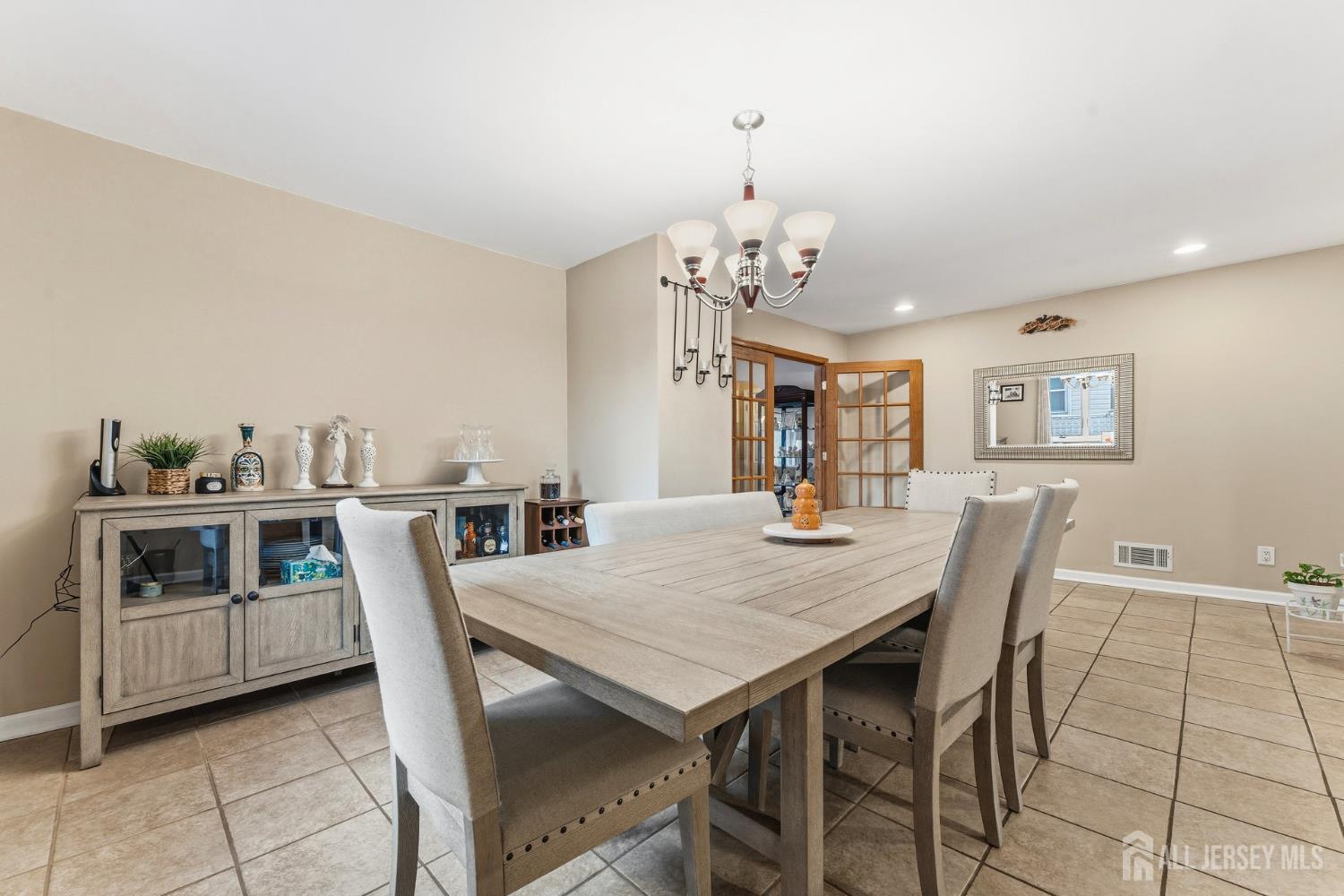 Dunellen, New Jersey, 08812, United States, 3 Bedrooms Bedrooms, ,2 BathroomsBathrooms,Residential,For Sale,1991582