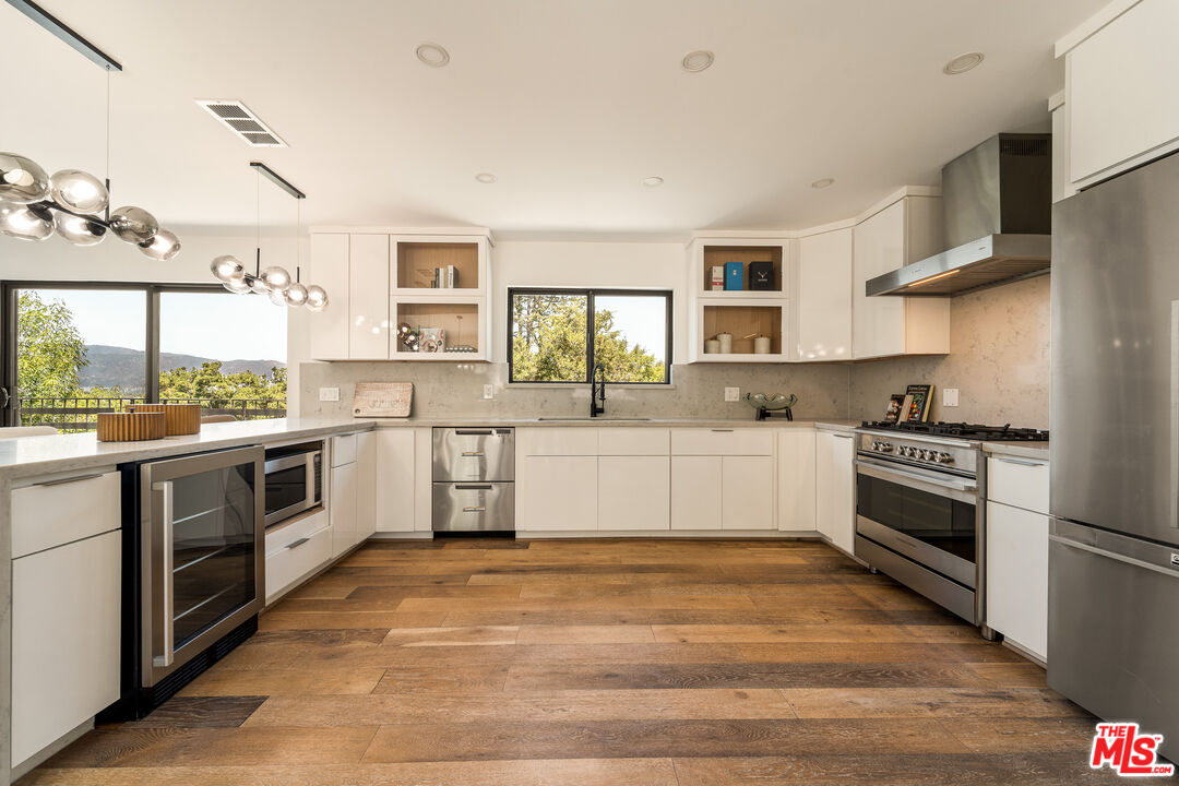 Studio City, California, 91604, United States, 5 Bedrooms Bedrooms, ,5 BathroomsBathrooms,Residential,For Sale,1827370
