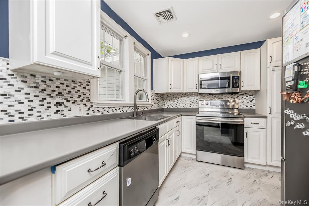 Putnam Valley, New York, 10579, United States, 3 Bedrooms Bedrooms, ,2 BathroomsBathrooms,Residential,For Sale,1974452