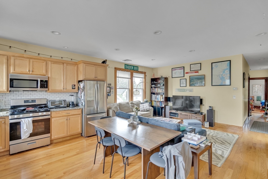Cambridge, Massachusetts, 02139, United States, 22 Bedrooms Bedrooms, ,9 BathroomsBathrooms,Residential,For Sale,1903632