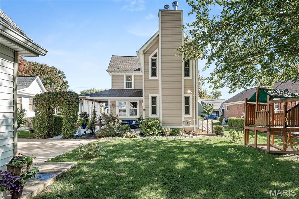 Kirkwood, Missouri, 63122, United States, 4 Bedrooms Bedrooms, ,4 BathroomsBathrooms,Residential,For Sale,1986224