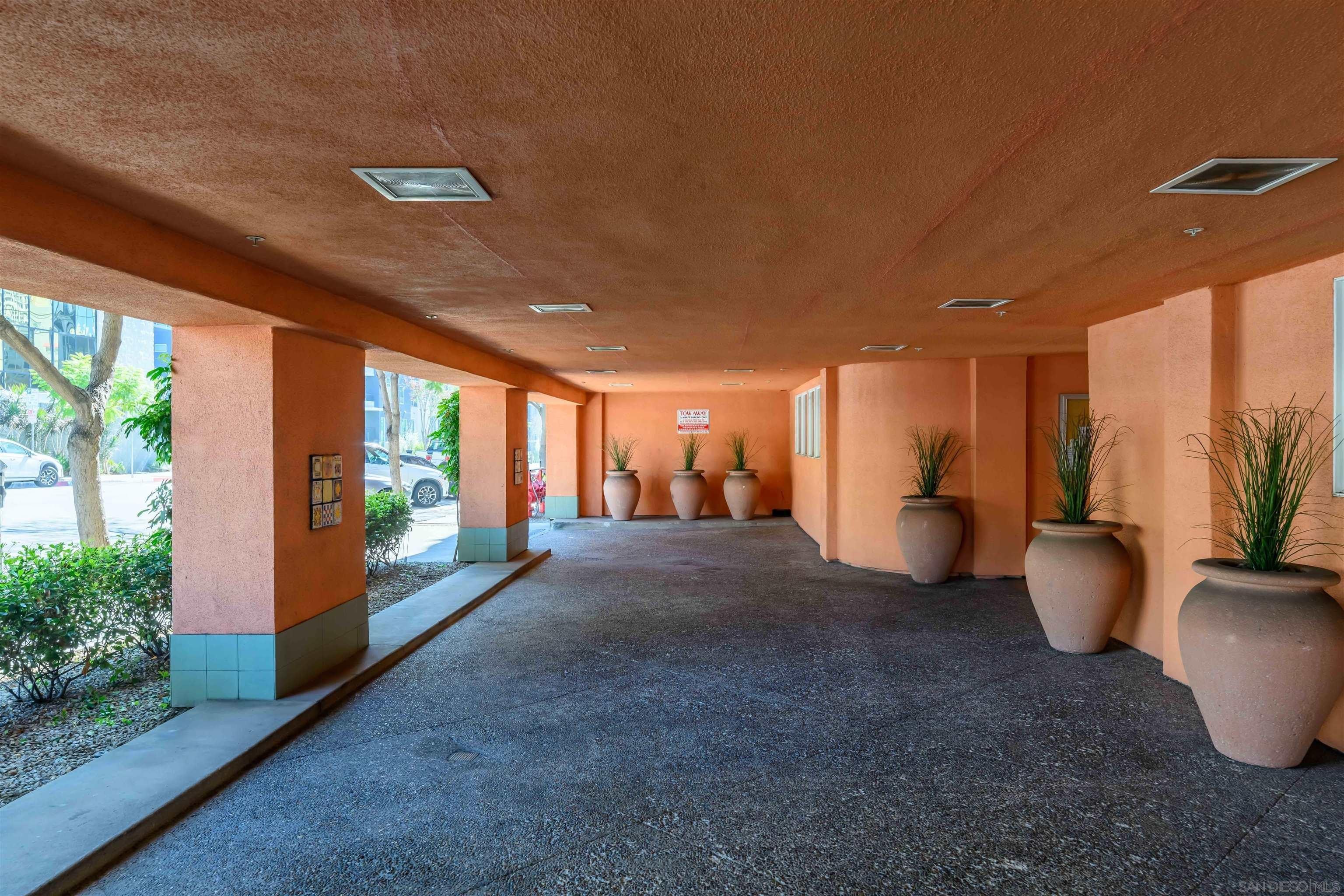 San Diego, California, 92101, United States, 2 Bedrooms Bedrooms, ,3 BathroomsBathrooms,Residential,For Sale,1713203