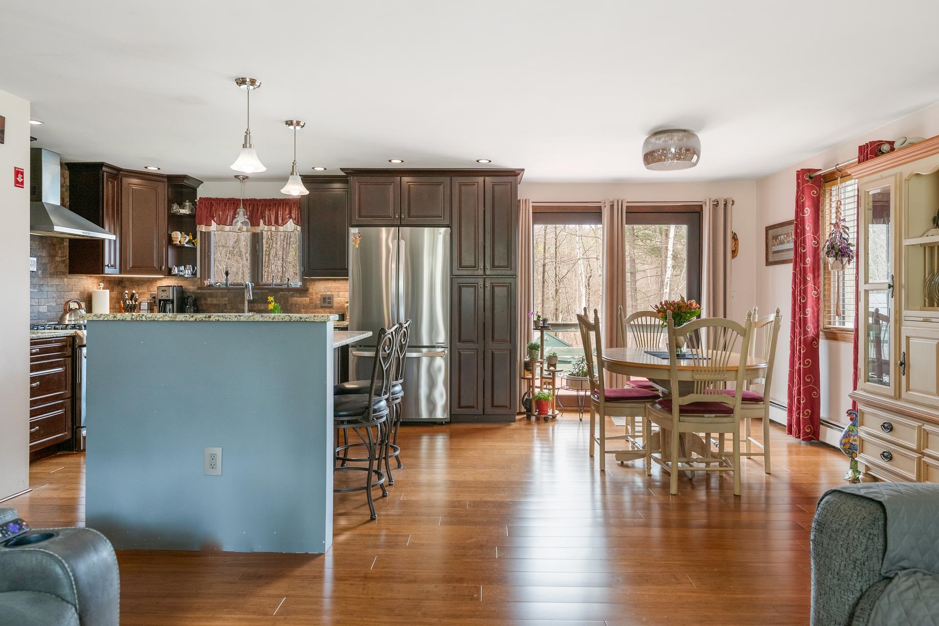 Derry, New Hampshire, 03038, United States, 3 Bedrooms Bedrooms, ,2 BathroomsBathrooms,Residential,For Sale,1935840