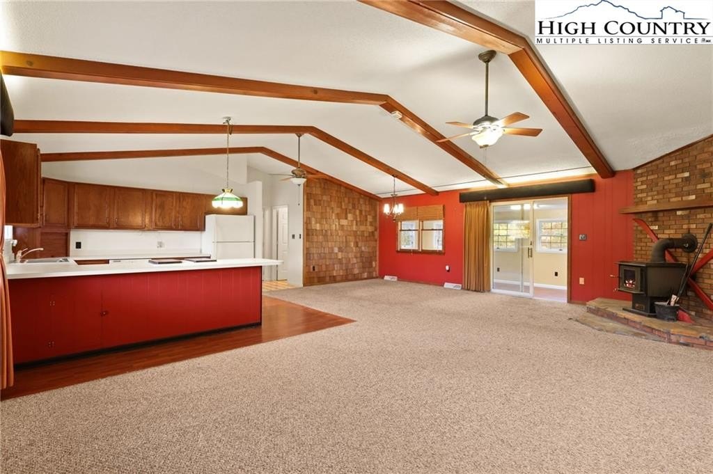 Banner Elk, North Carolina, 28604, United States, 2 Bedrooms Bedrooms, ,2 BathroomsBathrooms,Residential,For Sale,1977010