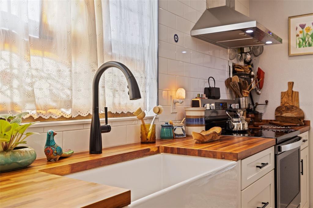 St Petersburg, Florida, 33713, United States, 2 Bedrooms Bedrooms, ,2 BathroomsBathrooms,Residential,For Sale,1768488